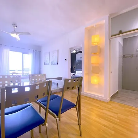 Апартаменты Tropicalidays Paraiso Seafront *