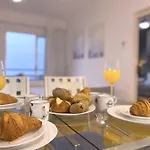 Tropicalidays Paraiso Seafront דירה